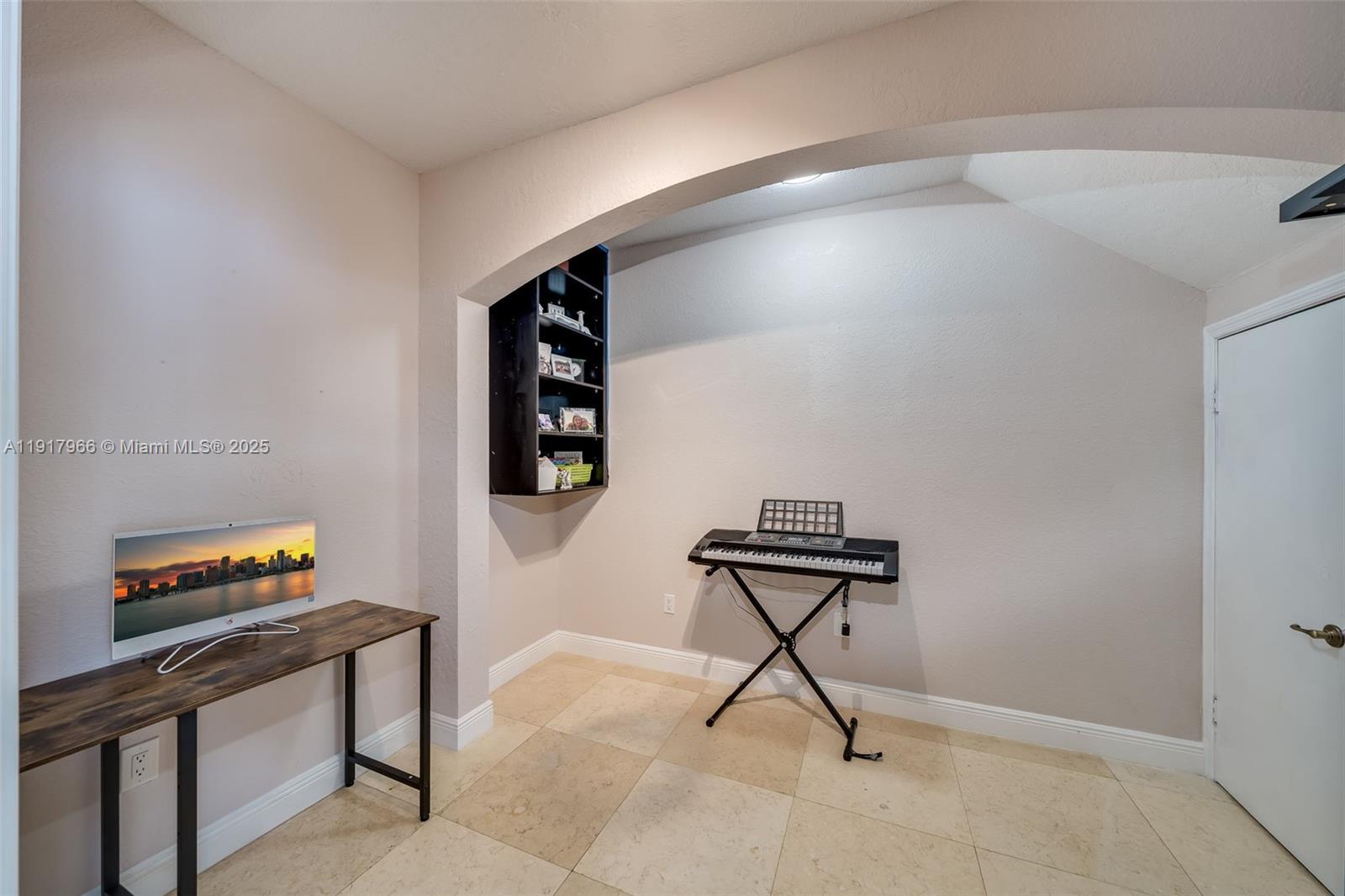 15242 Southwest 8th Way Miami, FL 33194 - Photo 14 of 62 Downstairs