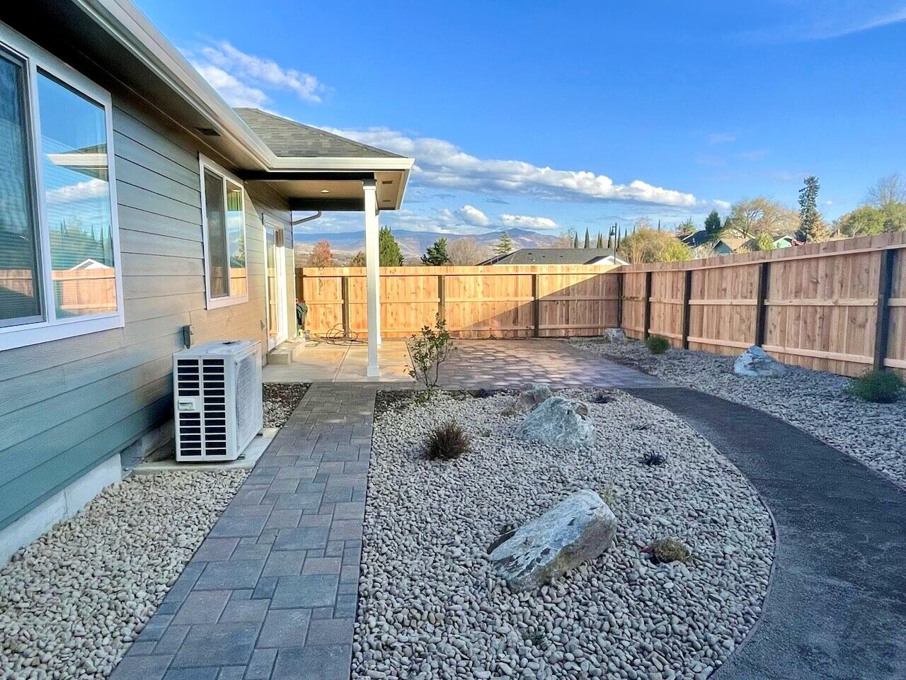 388 Randy Street Ashland, OR 97520 - Photo 25 of 30 Back Yard