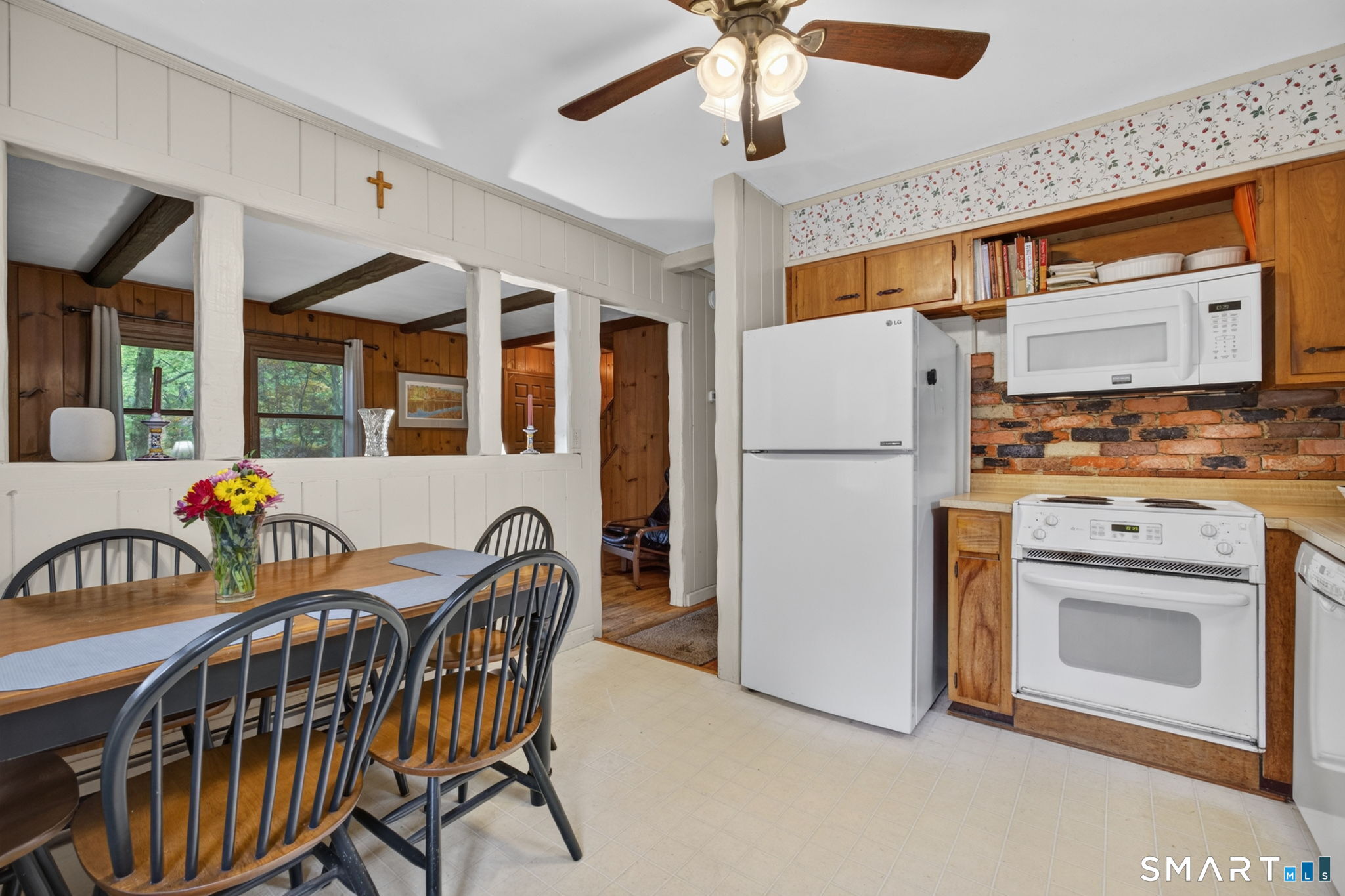 17 Hunters Path Clinton, CT 06413 - Photo 10 of 29