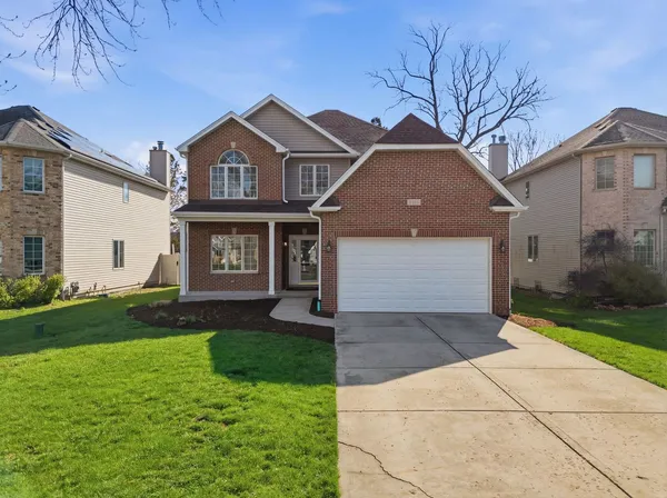 $750,000 | 1415 South Addison Avenue, Lombard, IL 60148