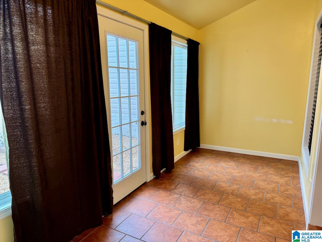 137 Canyon Place Pelham, AL 35124 - Photo 8 of 34
