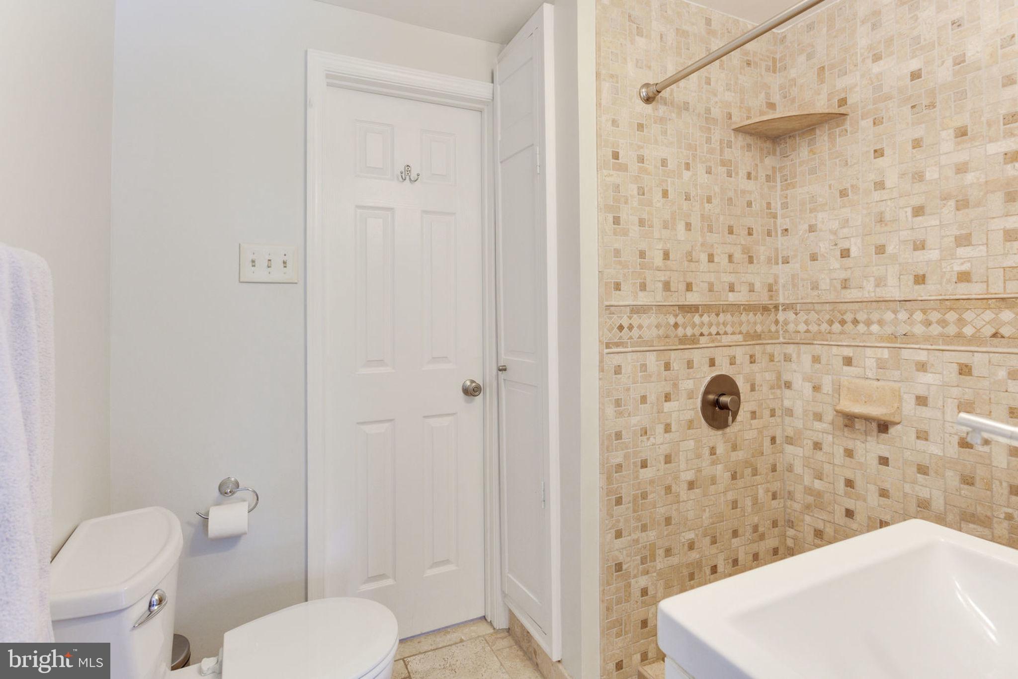 4802 41st Street Northwest Washington, DC 20016 - Photo 21 of 32 4802 41st St NW-Full Bathroom