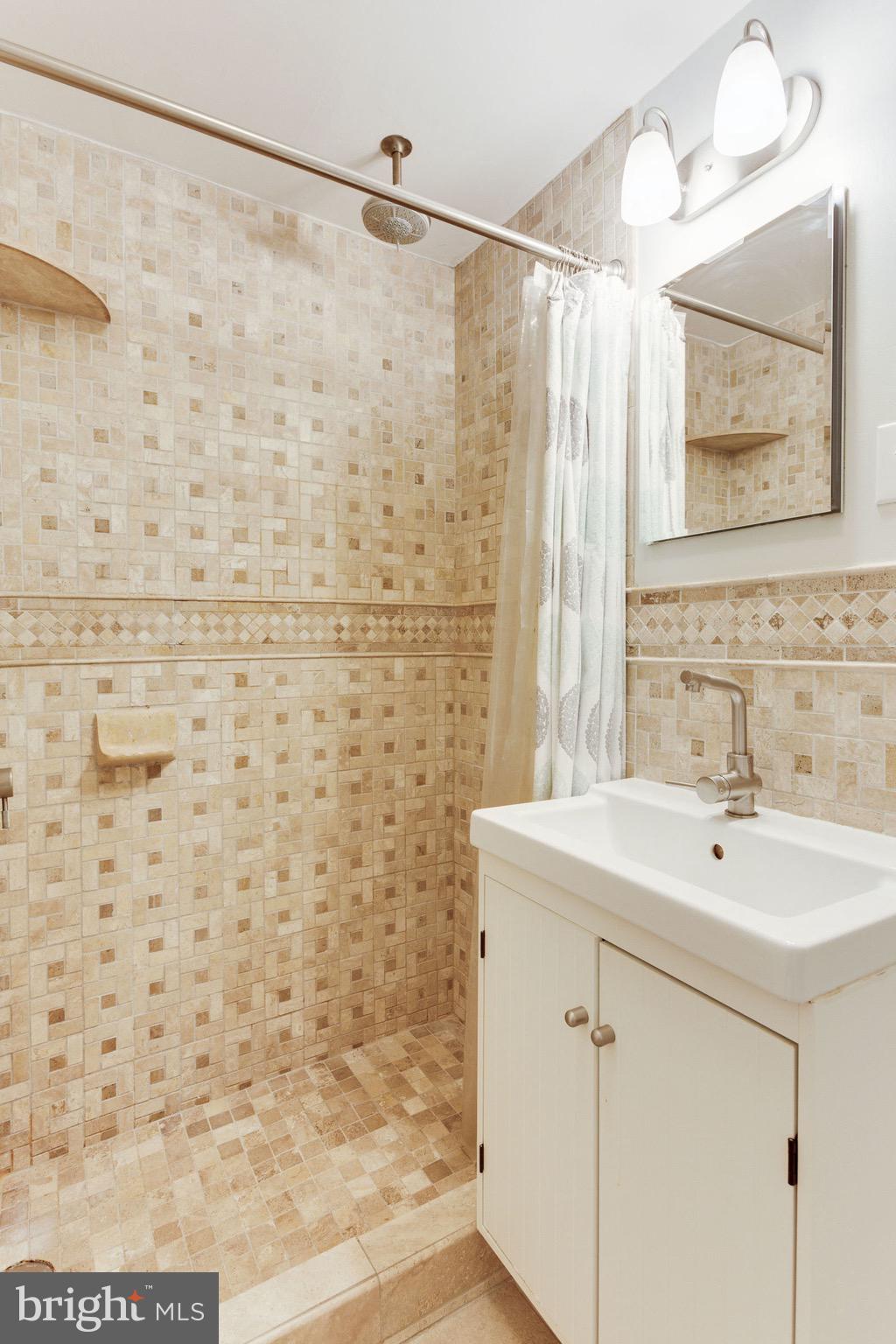 4802 41st Street Northwest Washington, DC 20016 - Photo 22 of 32 4802 41st St NW-Full Bathroom