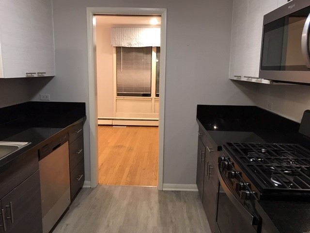 1336 Hillside Road Northbrook, IL 60062 - Photo 9 of 29