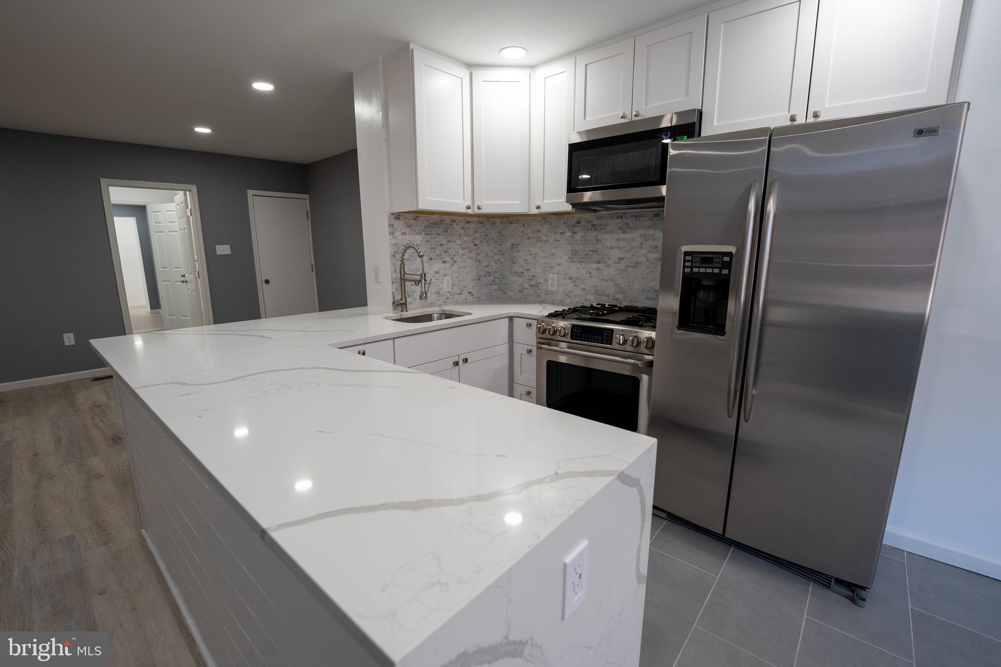 55 West Sharpnack Street Philadelphia, PA 19119 - Photo 11 of 35 1st Floor Unit - Kitchen