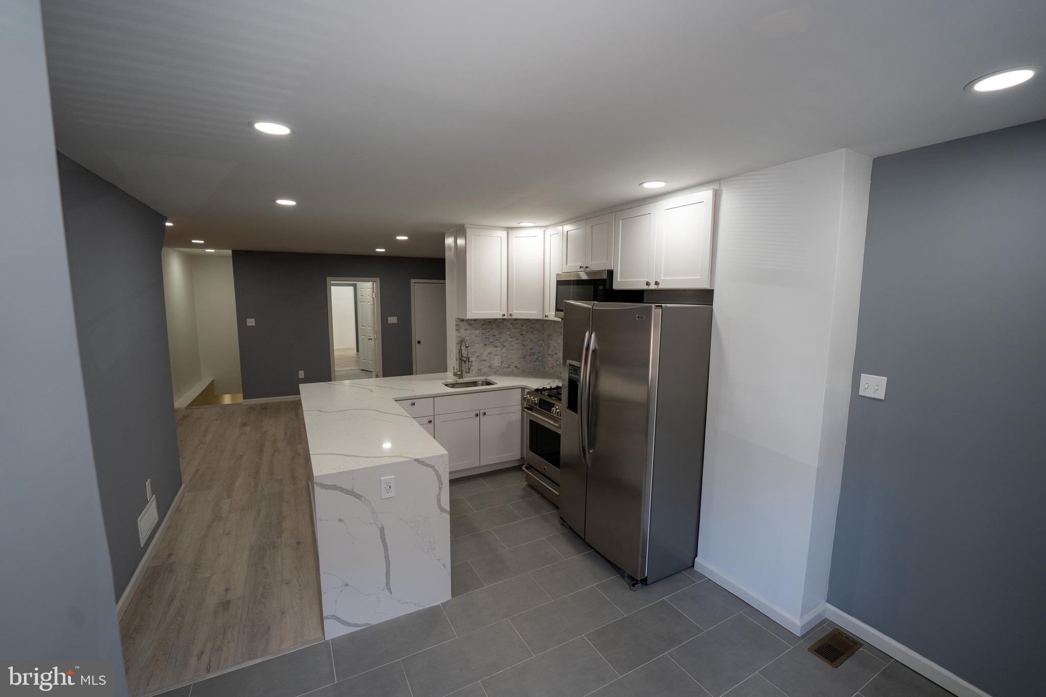 55 West Sharpnack Street Philadelphia, PA 19119 - Photo 8 of 35 1st Floor Unit - Entry