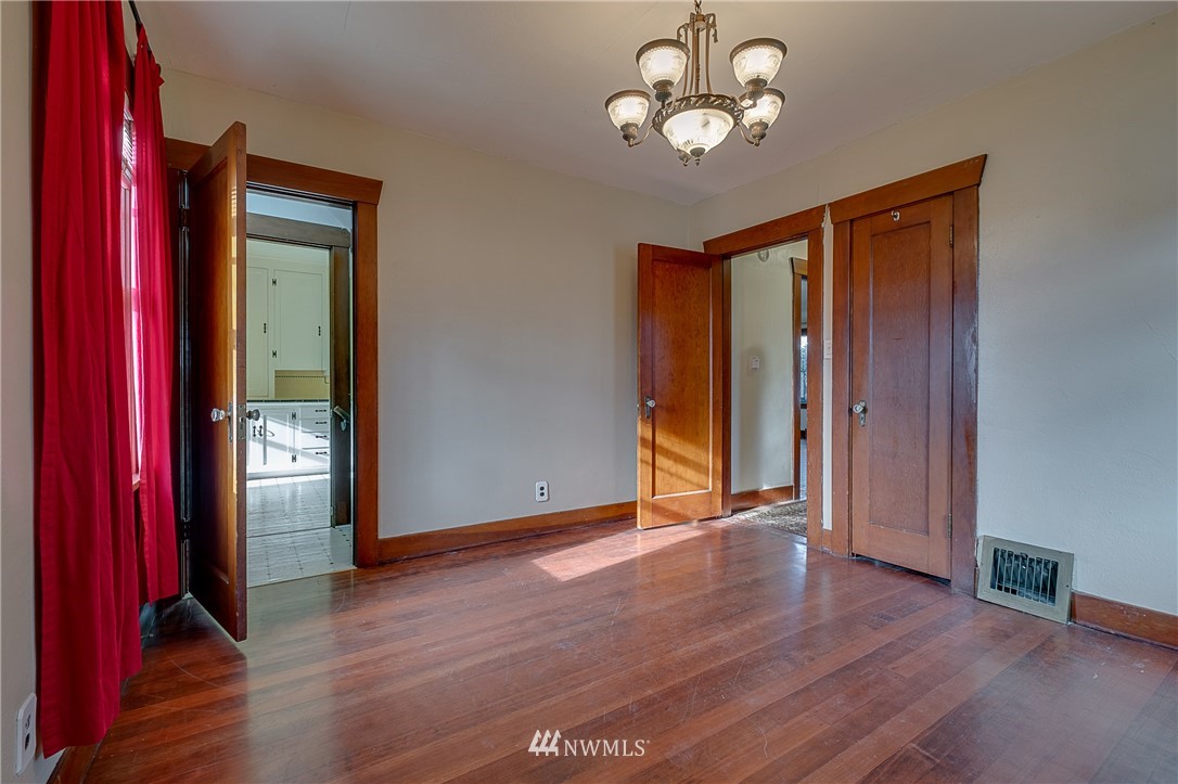 811 North 4th Street Renton, WA 98057 - Photo 12 of 25