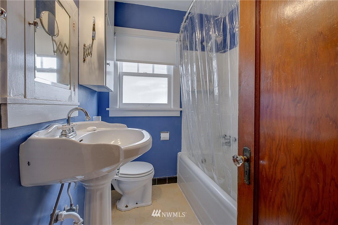 811 North 4th Street Renton, WA 98057 - Photo 14 of 25