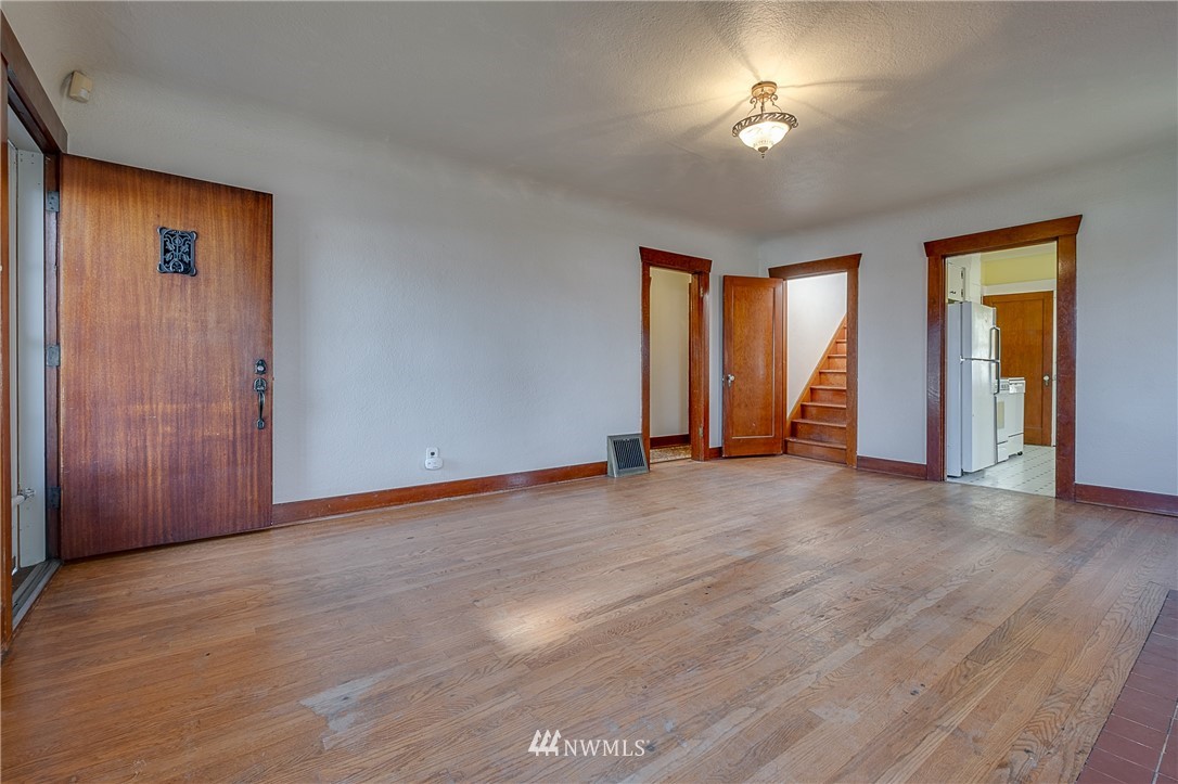 811 North 4th Street Renton, WA 98057 - Photo 5 of 25