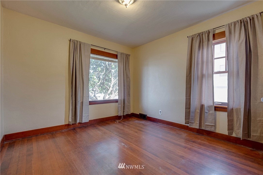 811 North 4th Street Renton, WA 98057 - Photo 10 of 25