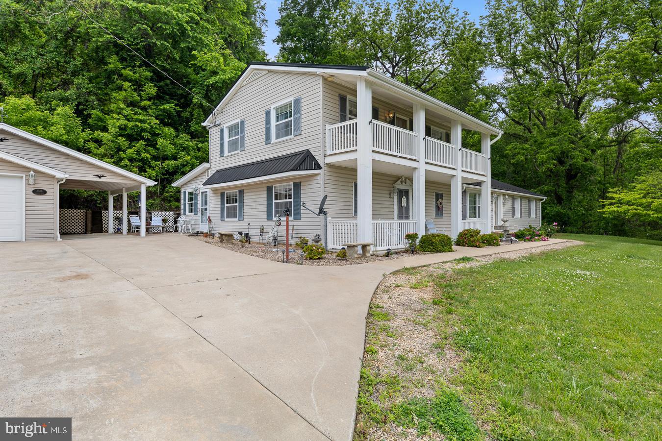 2586 Pine Grove Road Stanley, VA 22851 - Photo 4 of 42