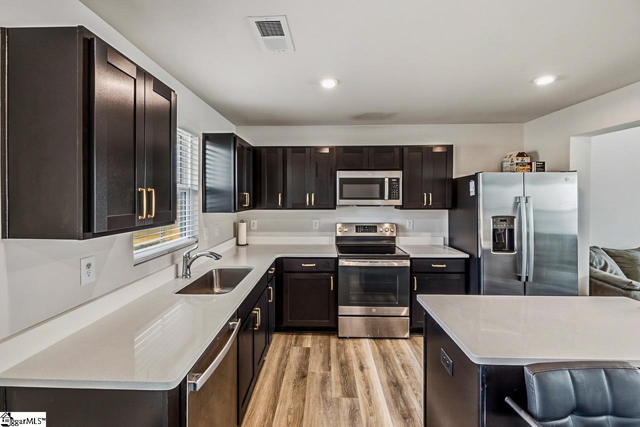 16 Verdant Leaf Way Greenville, SC 29617 - Photo 5 of 33