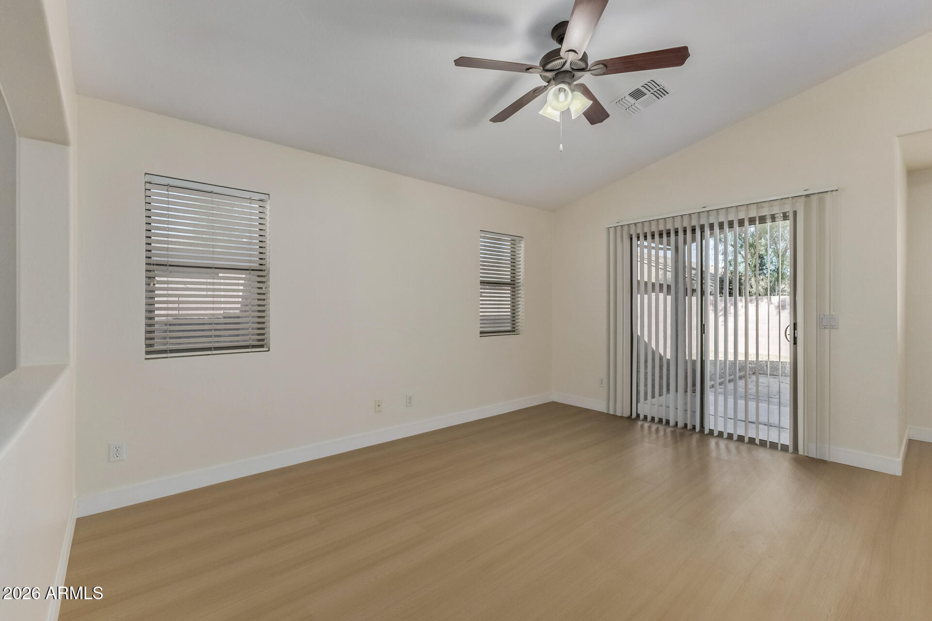 3318 West Fraktur Road Phoenix, AZ 85041 - Photo 12 of 34 12 Fraktur