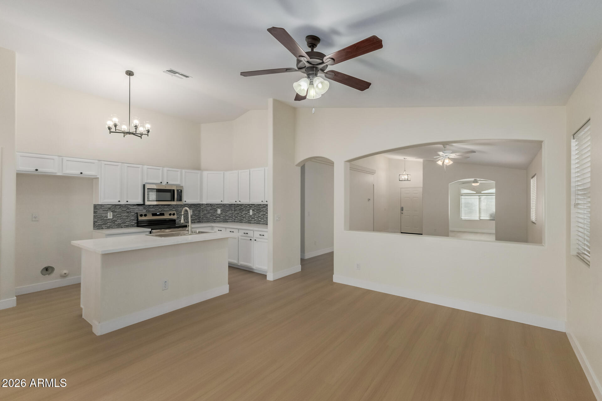 3318 West Fraktur Road Phoenix, AZ 85041 - Photo 14 of 34 14 Fraktur