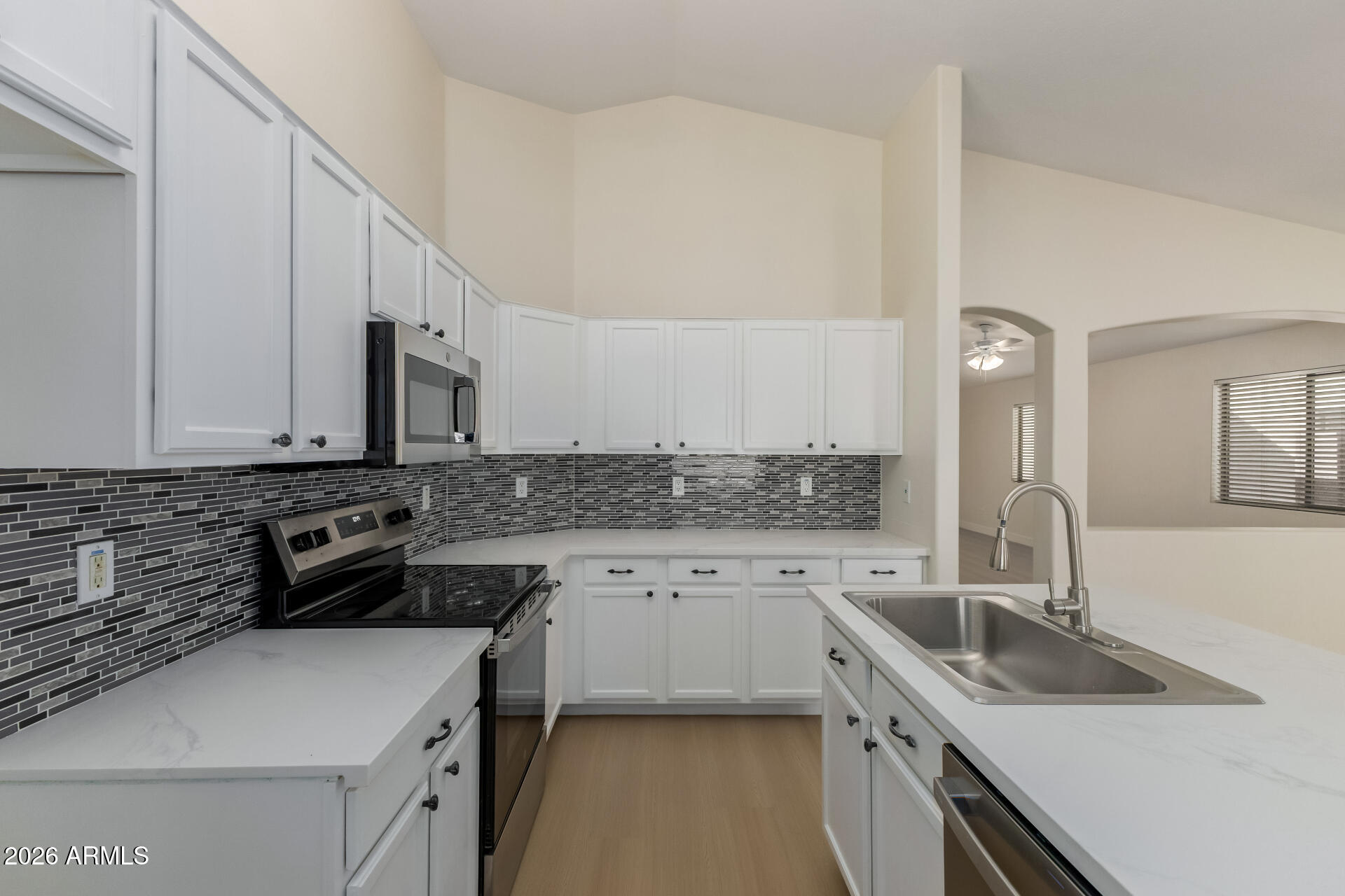 3318 West Fraktur Road Phoenix, AZ 85041 - Photo 16 of 34 16 Fraktur