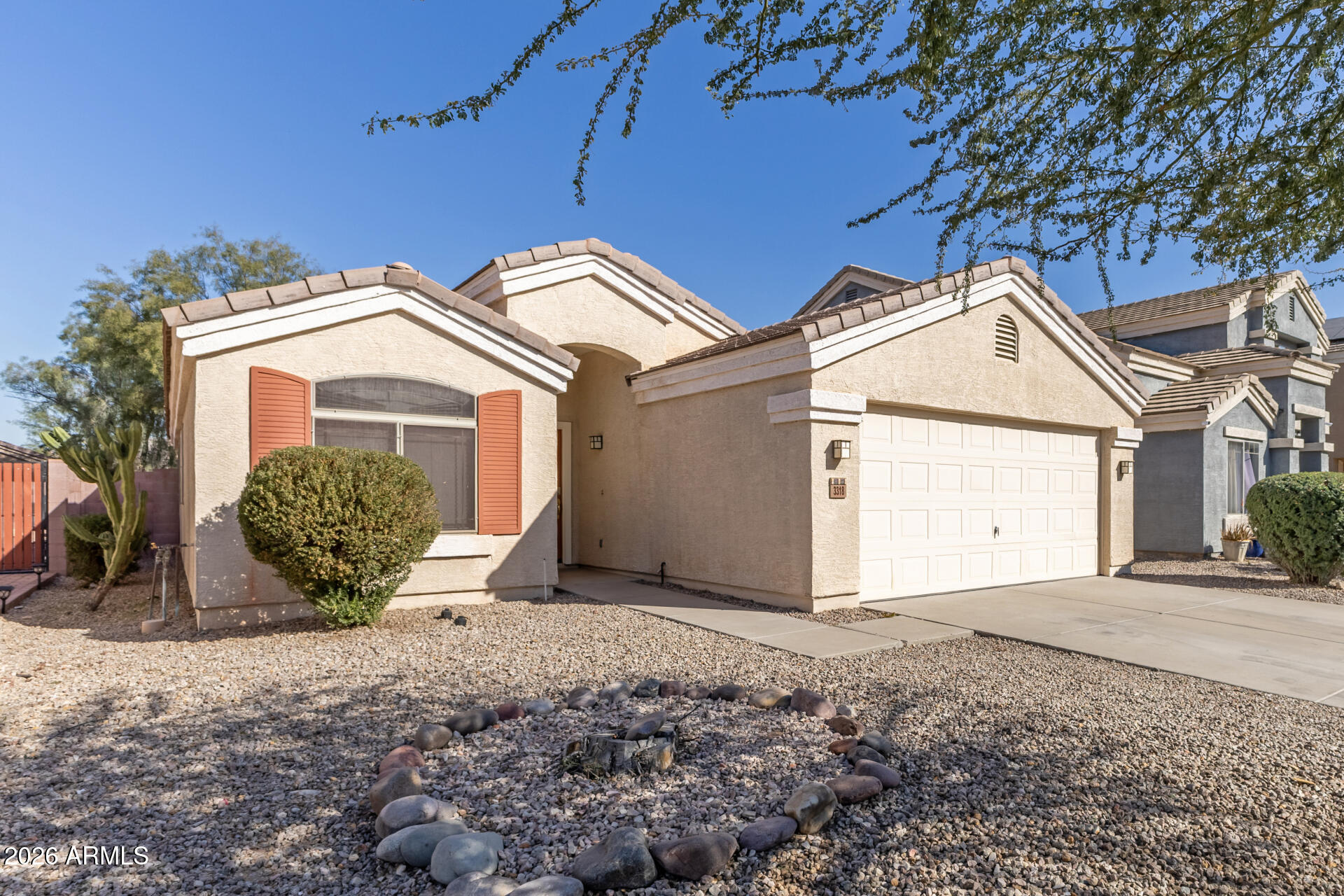 3318 West Fraktur Road Phoenix, AZ 85041 - Photo 4 of 34 04 Fraktur
