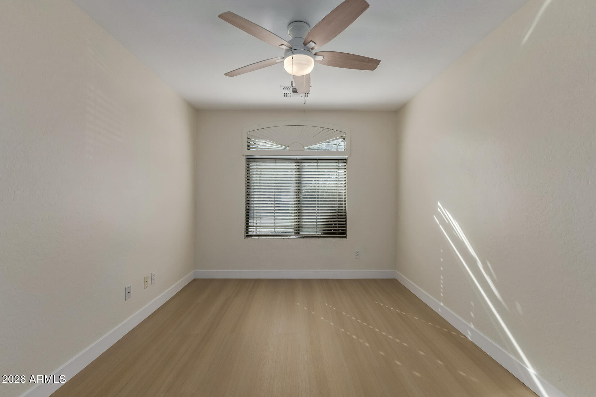 3318 West Fraktur Road Phoenix, AZ 85041 - Photo 7 of 34 07 Fraktur