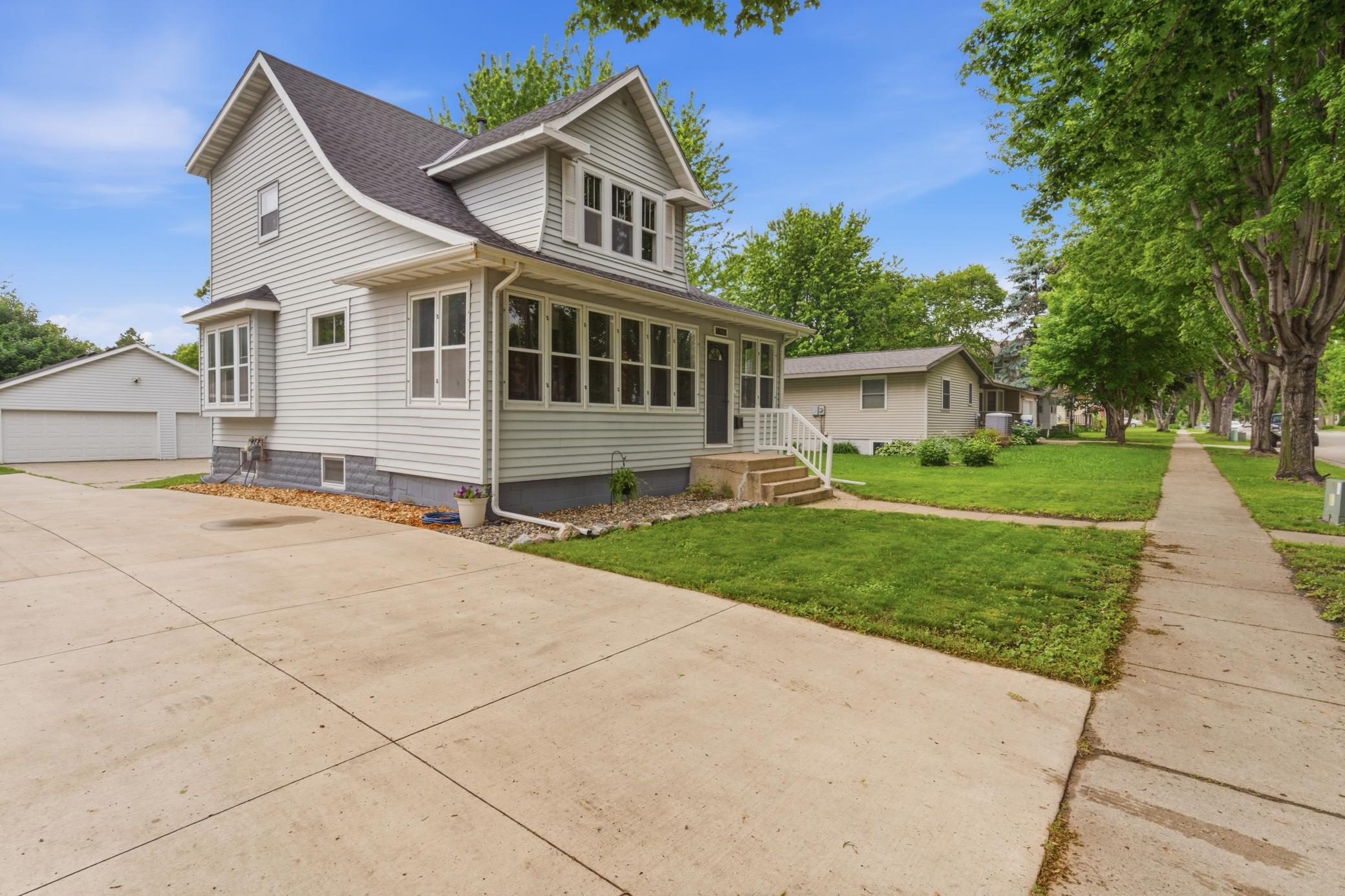 1020 5th Street Southwest Willmar, MN 56201 - Photo 3 of 31