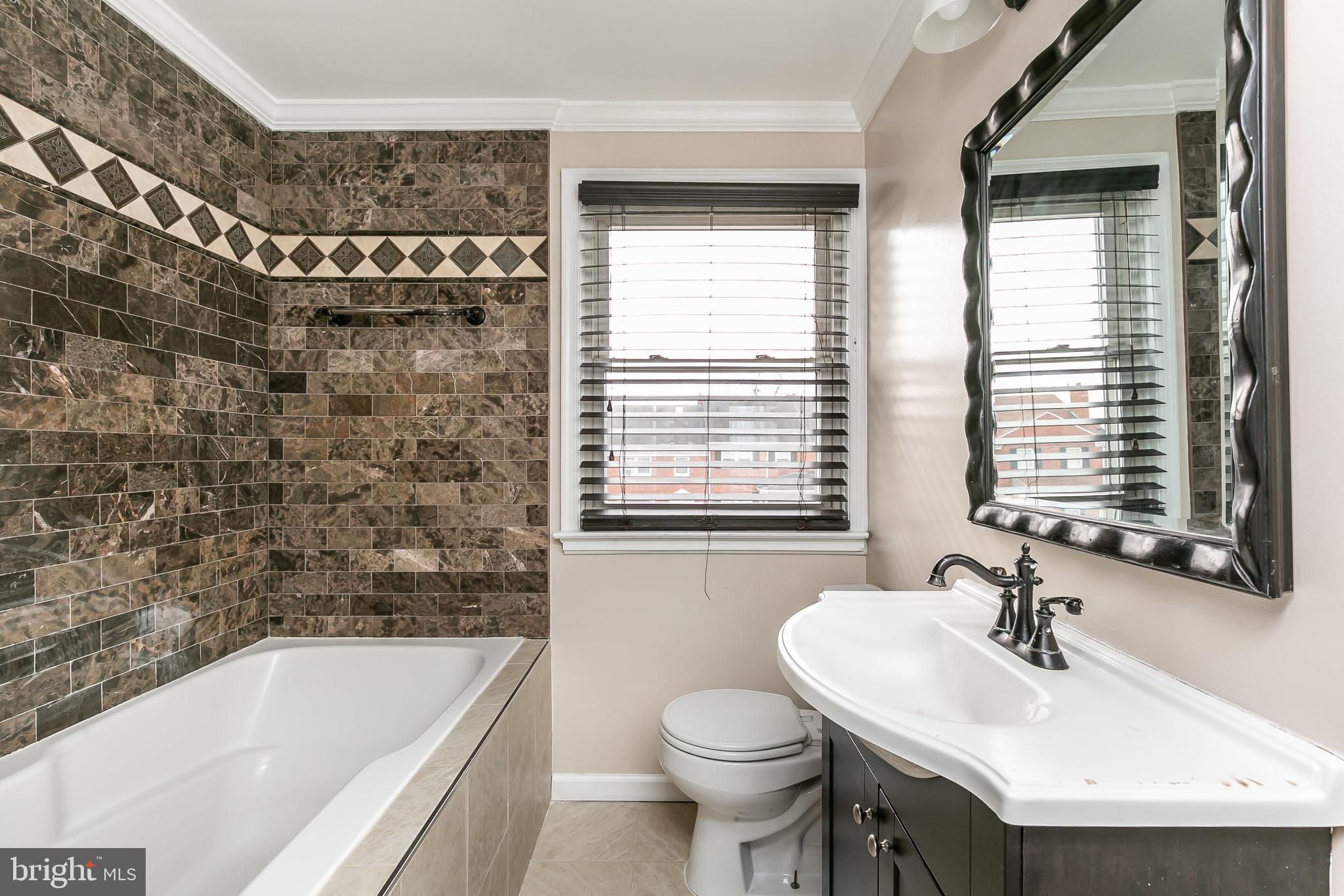 1902 Hillenwood Road Baltimore, MD 21239 - Photo 23 of 43 Main Bath with Large Soaking Tub