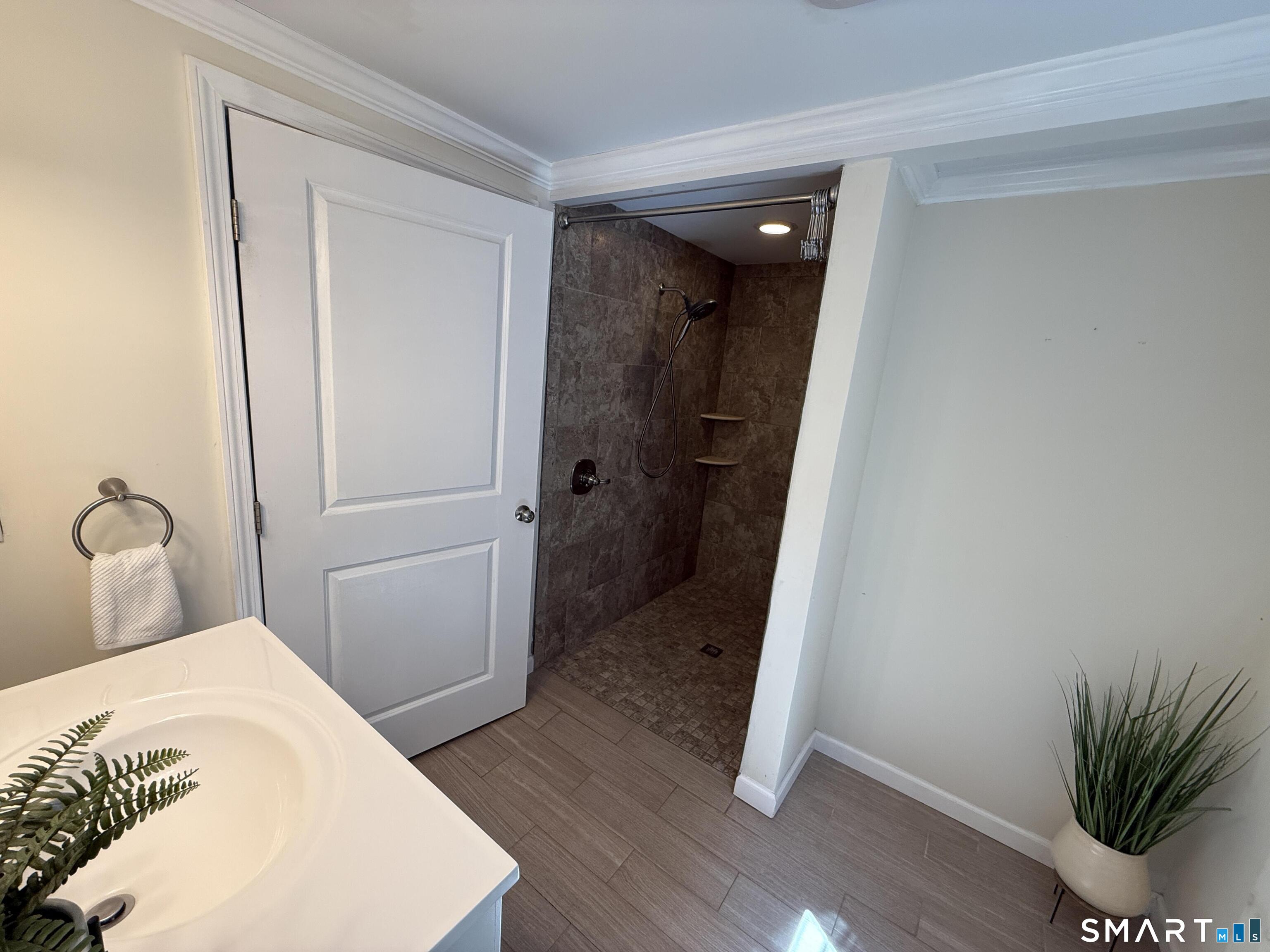 34 Wakeley Road Newington, CT 06111 - Photo 19 of 36
