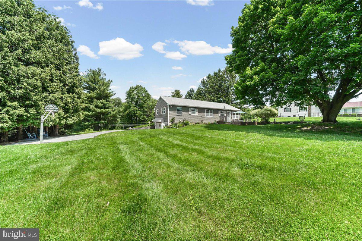 207 West Woodview Road West Grove, PA 19390 - Photo 4 of 34