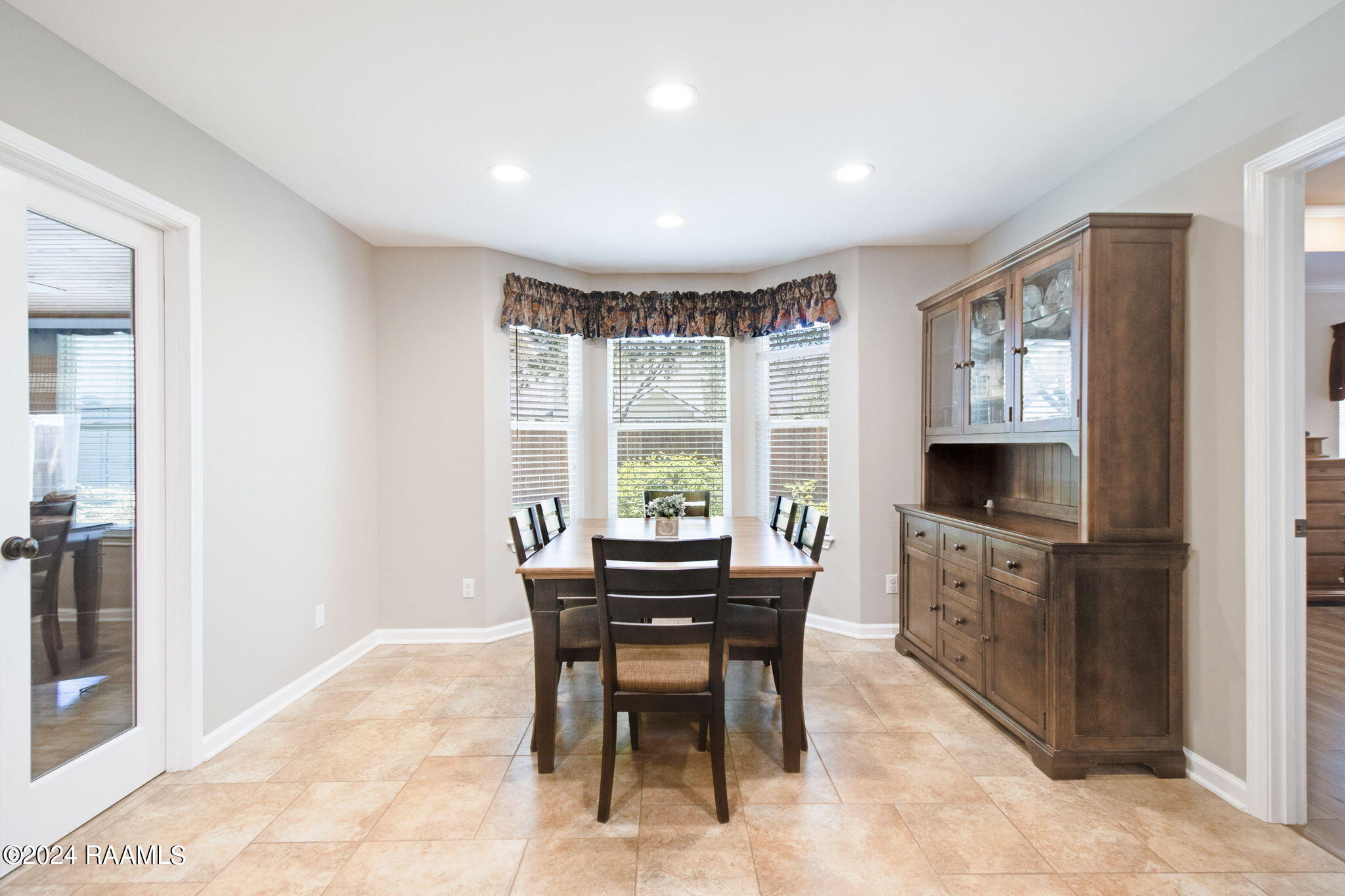 110 Doncaster Circle Youngsville, LA 70592 - Photo 13 of 32 14-web-or-mls-110 Doncaster-14