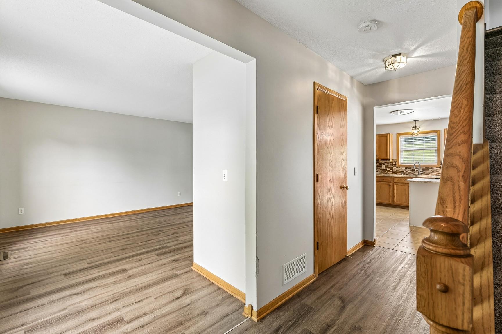 4926 Rusten Road Eagan, MN 55122 - Photo 5 of 50