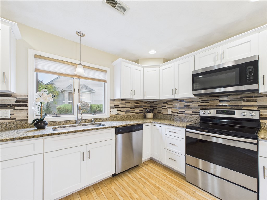 96 Nipmuc Trail, Unit F North Providence, RI 02904 - Photo 13 of 32