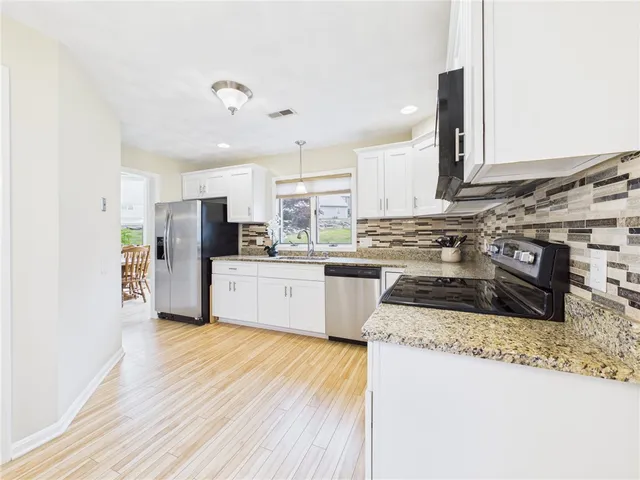 $389,900 | 96 Nipmuc Trail, Unit F, North Providence, RI 02904