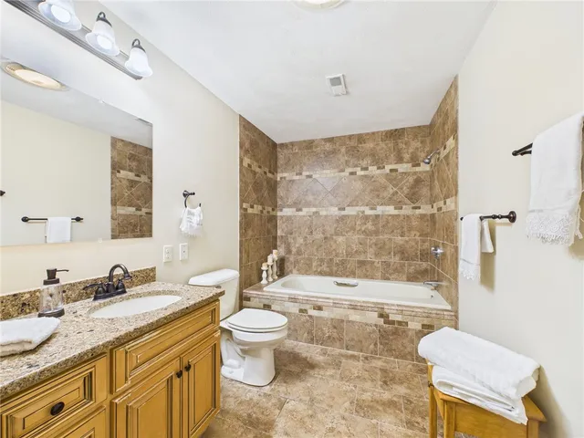 $389,900 | 96 Nipmuc Trail, Unit F, North Providence, RI 02904