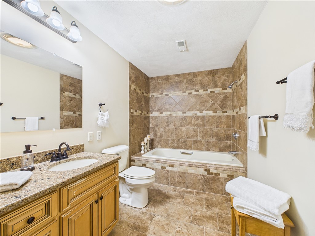 96 Nipmuc Trail, Unit F North Providence, RI 02904 - Photo 18 of 32