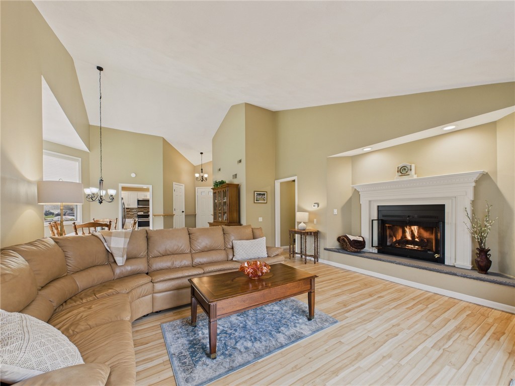 96 Nipmuc Trail, Unit F North Providence, RI 02904 - Photo 3 of 32