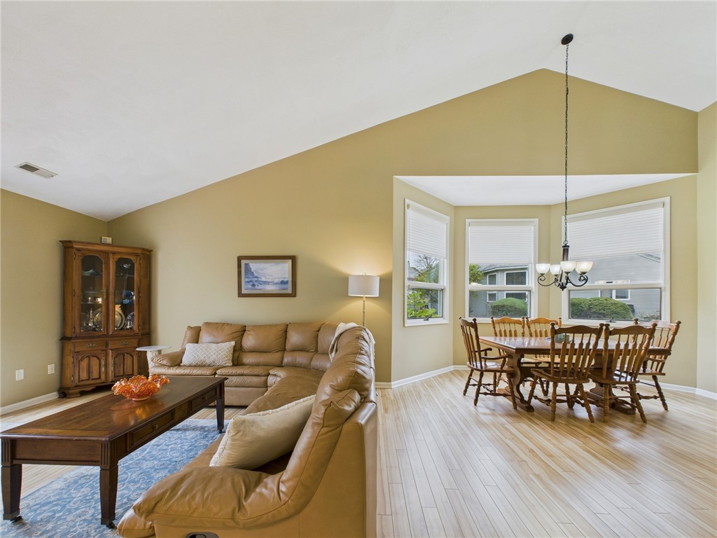 96 Nipmuc Trail, Unit F North Providence, RI 02904 - Photo 7 of 32