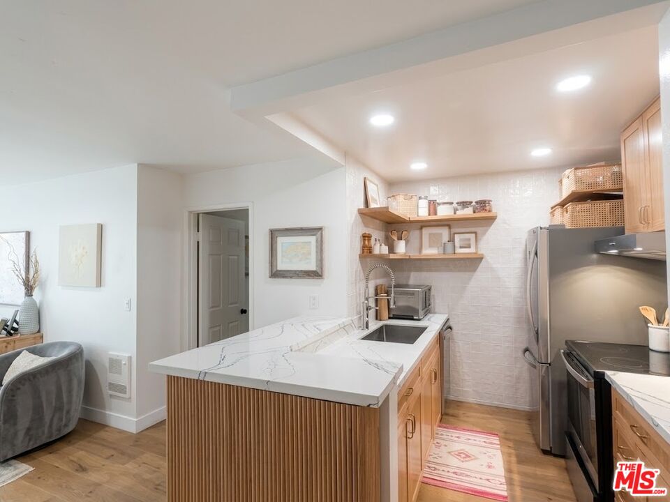 7765 West 91st Street, Unit F Playa del Rey, CA 90293 - Photo 9 of 21