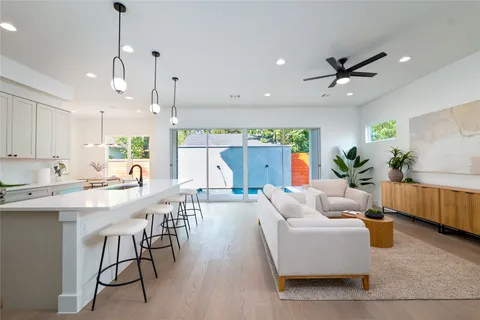 $1,099,000 | 1702 Pennsylvania Avenue, Austin, TX 78702