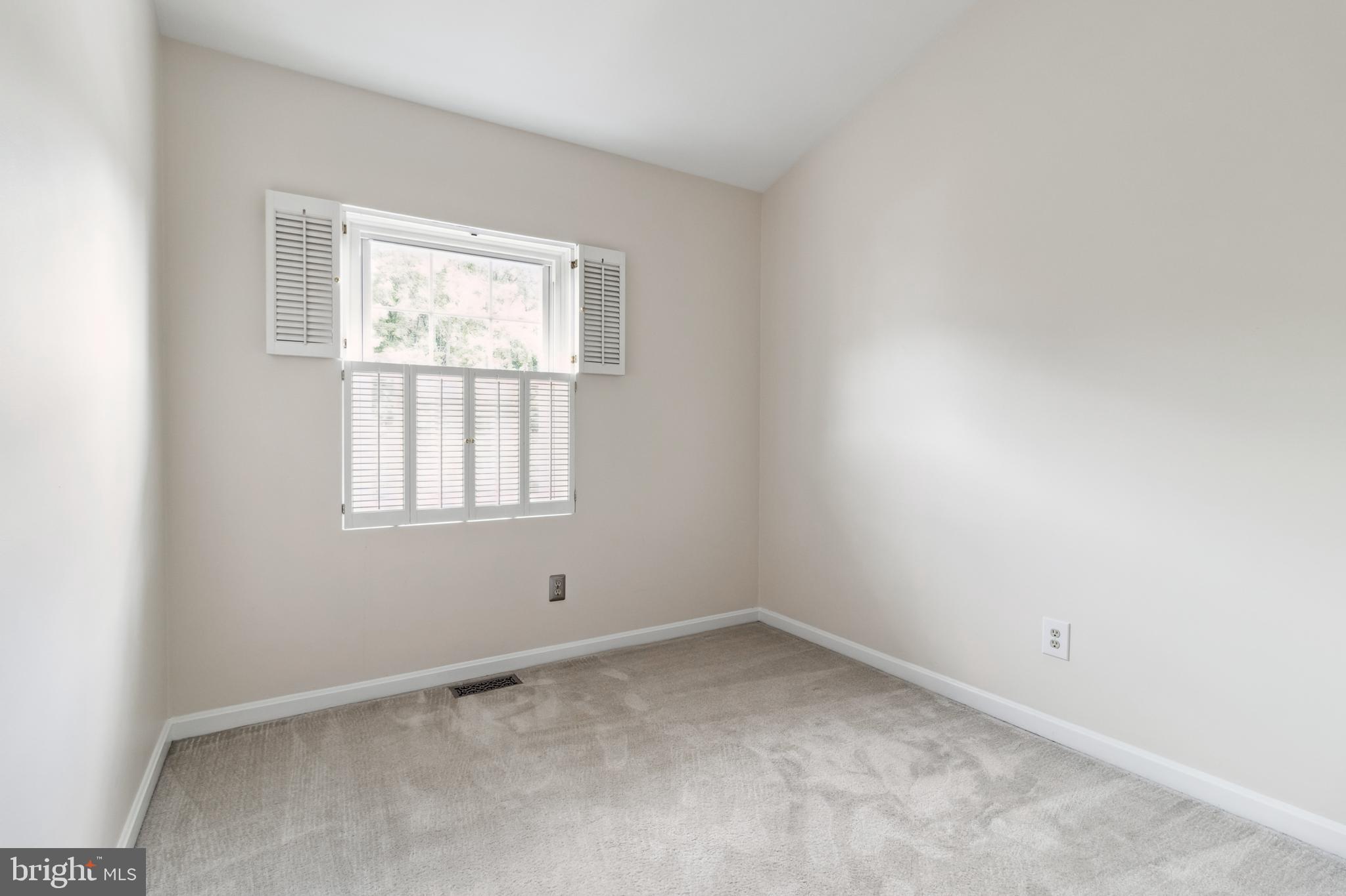 524 Kinsale Road Lutherville-Timonium, MD 21093 - Photo 16 of 22 an empty room with a window