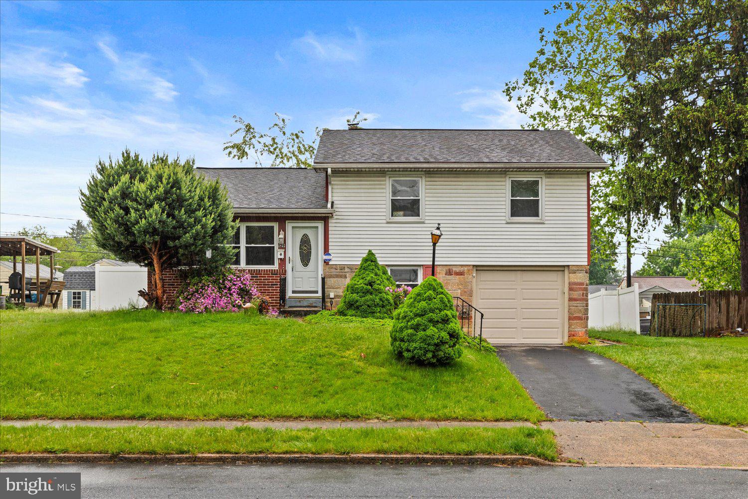 129 Henry Road Enola, PA 17025 - Photo 2 of 38 Gallery Image 2