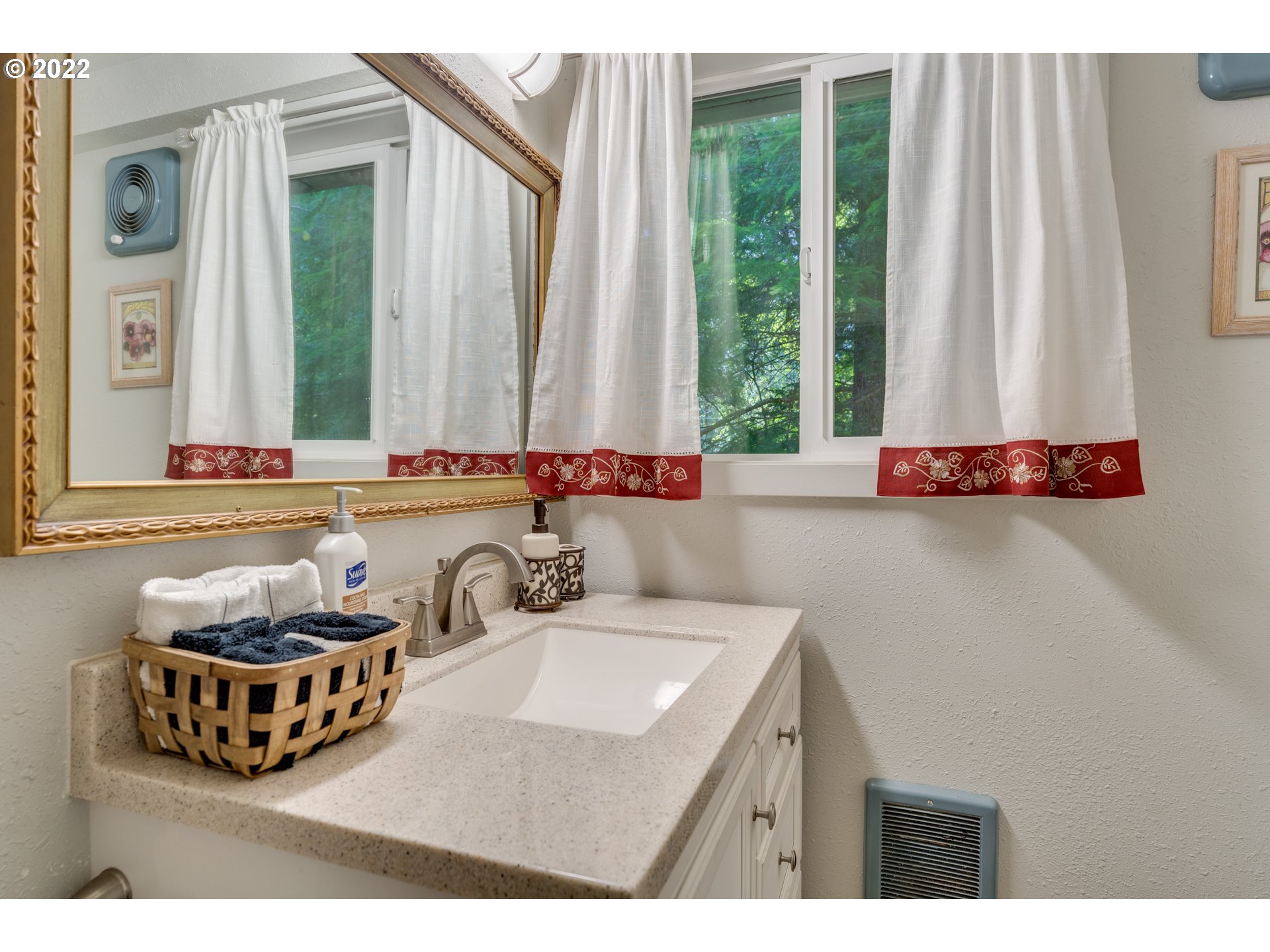 20490 East Aschoff Road Rhododendron, OR 97049 - Photo 14 of 32 Gallery Image 14