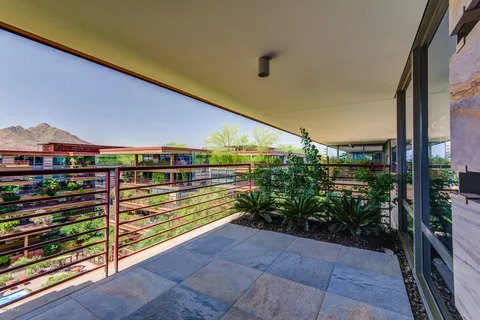 $1,650,000 | 7137 East Rancho Vista Drive, Unit 7008, Scottsdale, AZ 85251