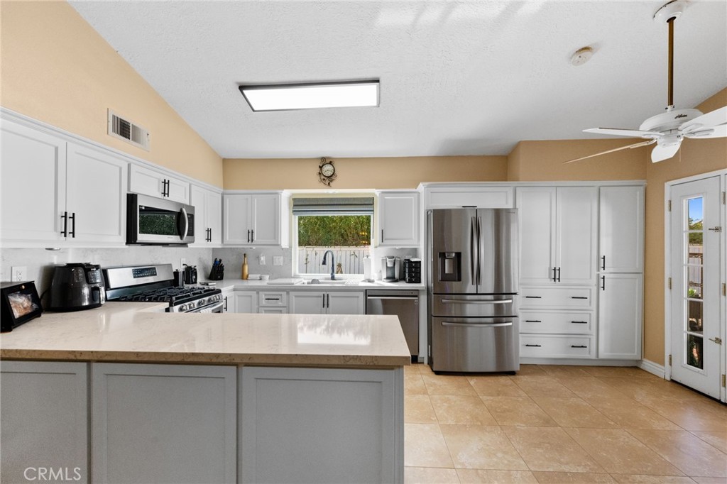 29234 Lotus Circle Menifee, CA 92586 - Photo 16 of 49