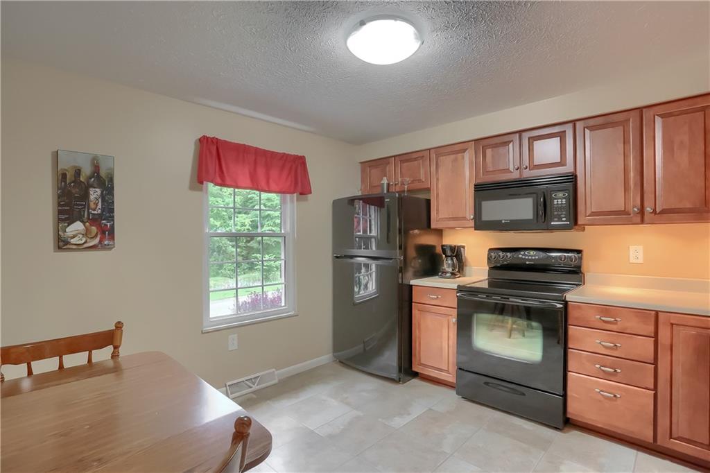 106 Old English Road Pittsburgh, PA 15237 - Photo 12 of 24 Gallery Image 12