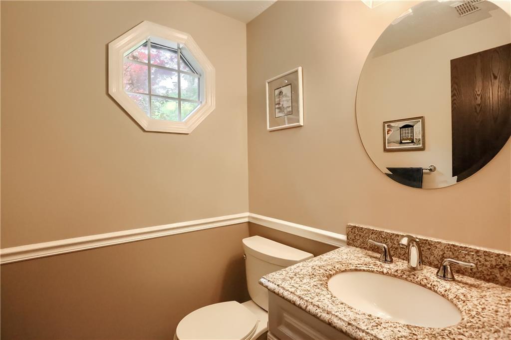 106 Old English Road Pittsburgh, PA 15237 - Photo 14 of 24 Gallery Image 14