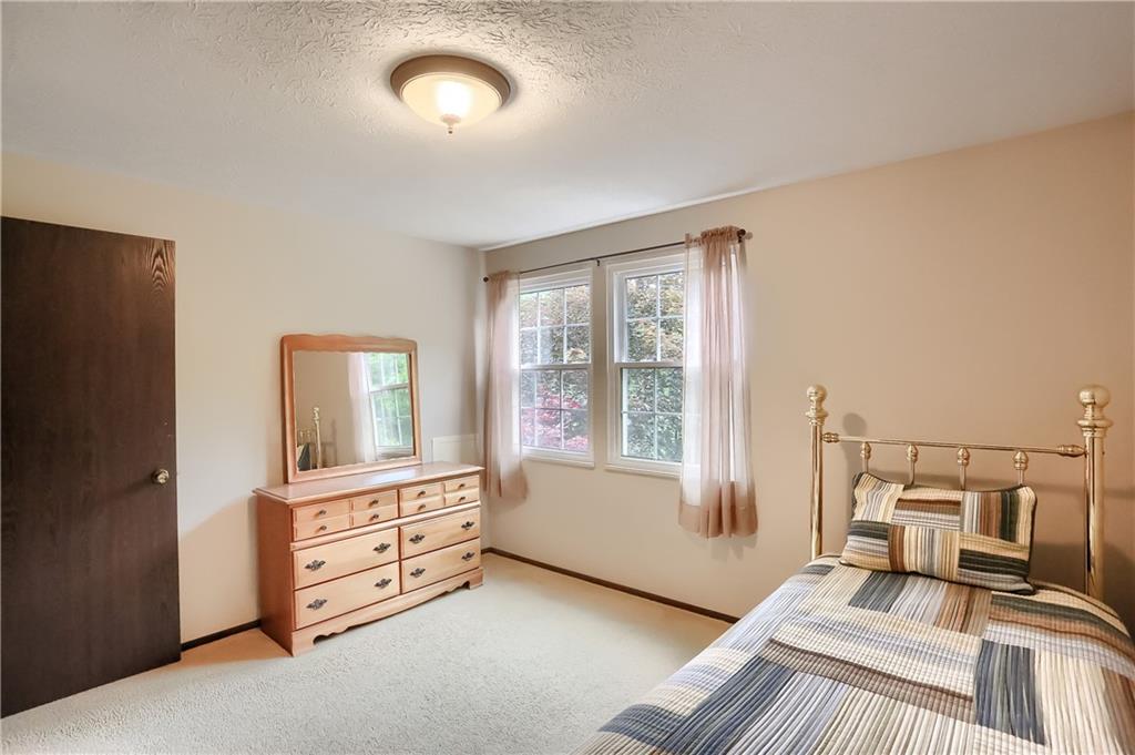 106 Old English Road Pittsburgh, PA 15237 - Photo 17 of 24 Gallery Image 17