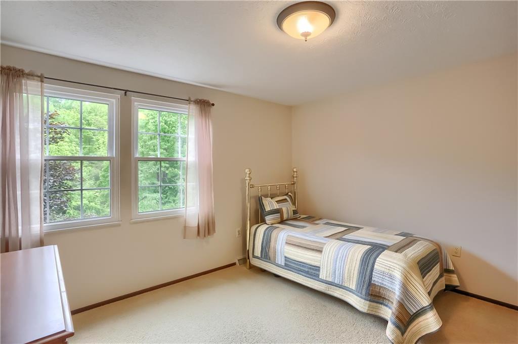 106 Old English Road Pittsburgh, PA 15237 - Photo 18 of 24 Gallery Image 18