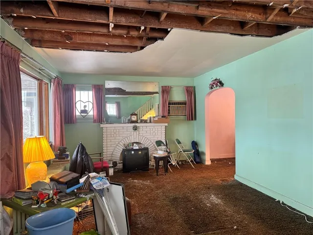 $68,900 | 325 Crest Avenue, Charleroi, PA 15022