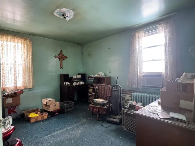 $68,900 | 325 Crest Avenue, Charleroi, PA 15022