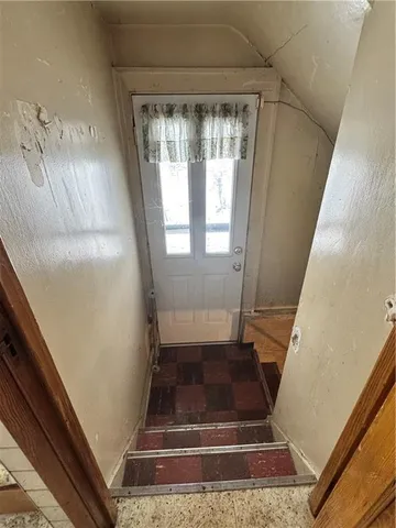 $68,900 | 325 Crest Avenue, Charleroi, PA 15022