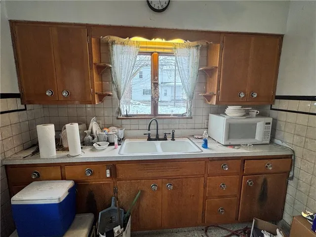 $68,900 | 325 Crest Avenue, Charleroi, PA 15022