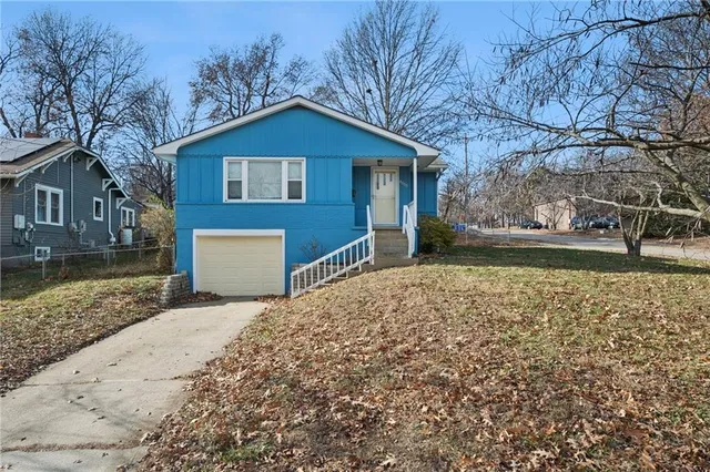 $365,000 | 8500 Robinson Street, Overland Park, KS 66212
