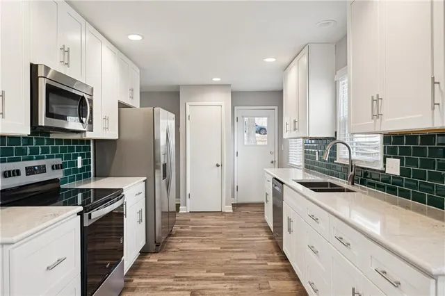 $365,000 | 8500 Robinson Street, Overland Park, KS 66212